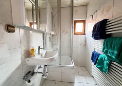Fewo Karwendel - Dusche mit WC